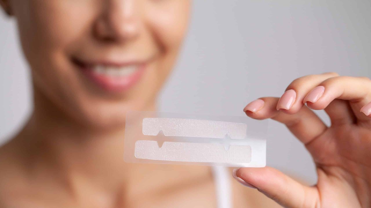 Whitening Made Easy: The Benefits of Small Packages of Teeth Whitening Strips