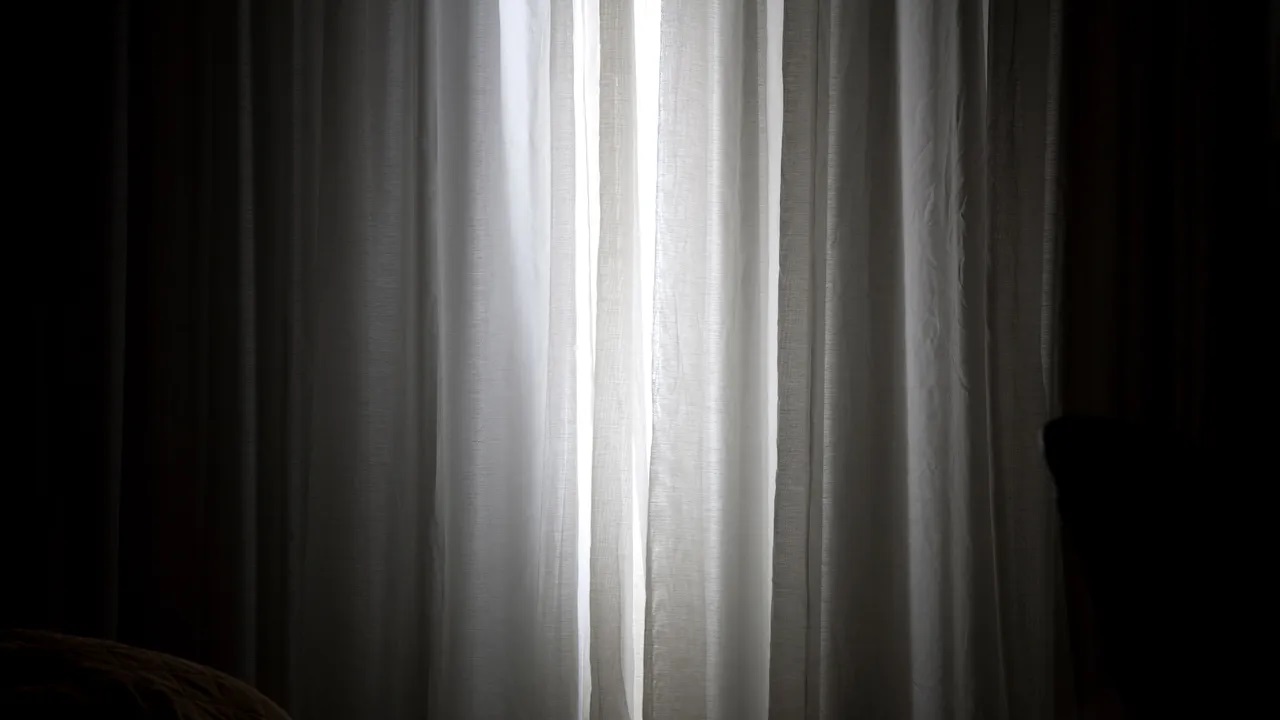 The Hidden Benefits of TheHues Dust-Proof Thermal Blackout Curtains at Home